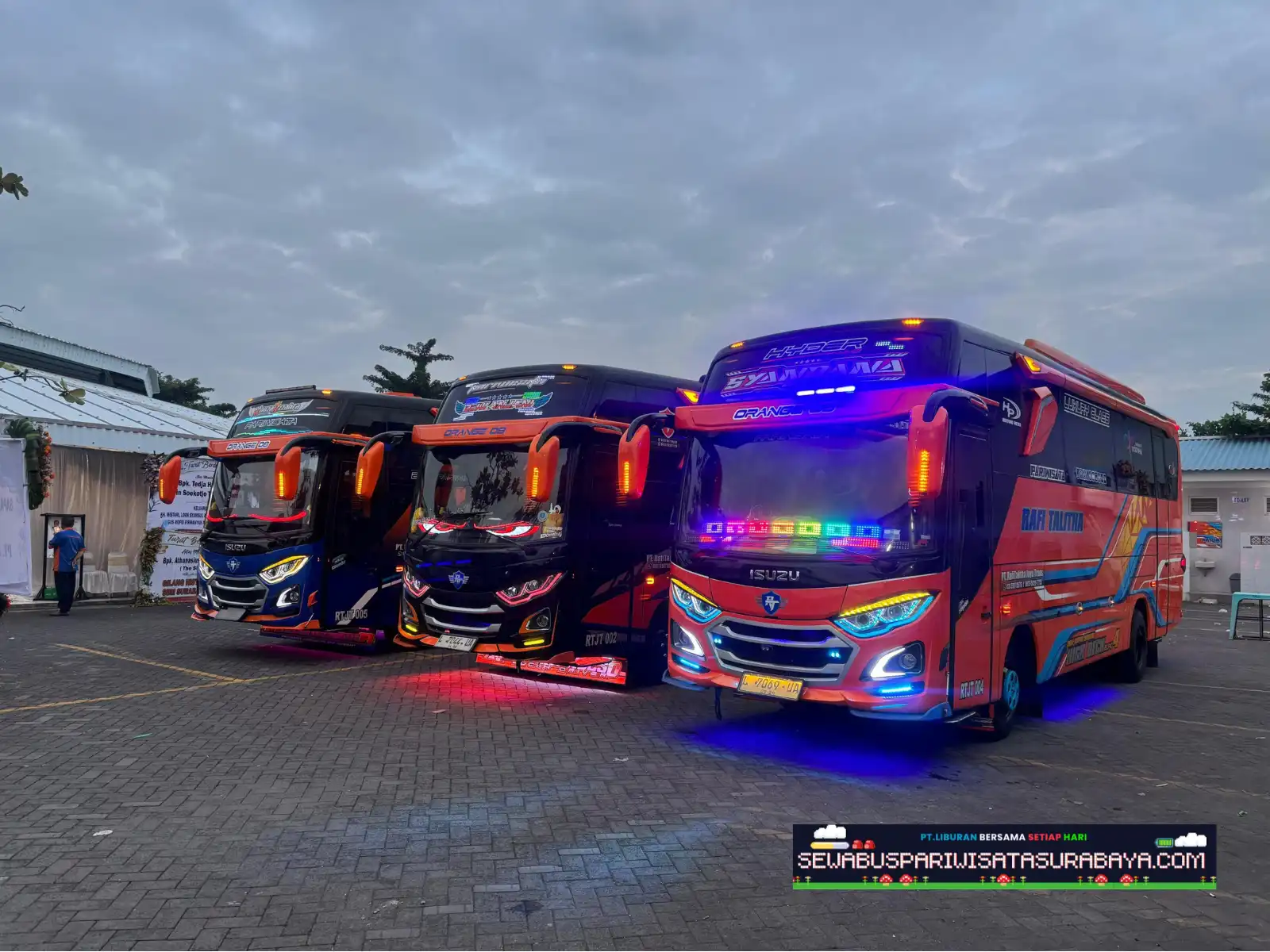 sewa bus mini surabaya